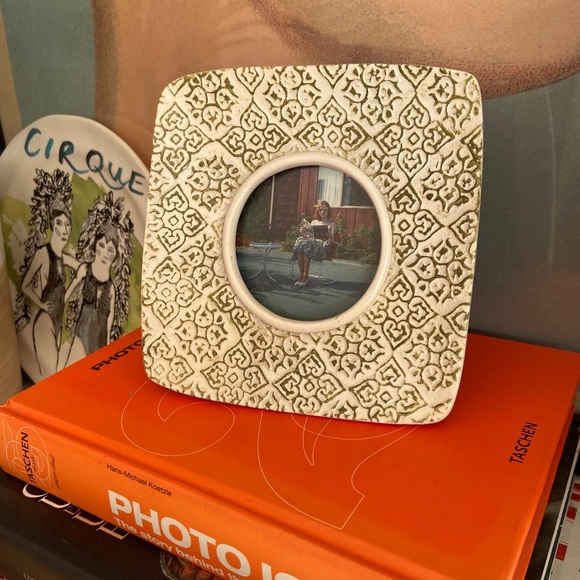 Small Vintage Photo Frame - Picture 2 of 4